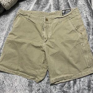 Kuhl hiking shorts, EUC!
